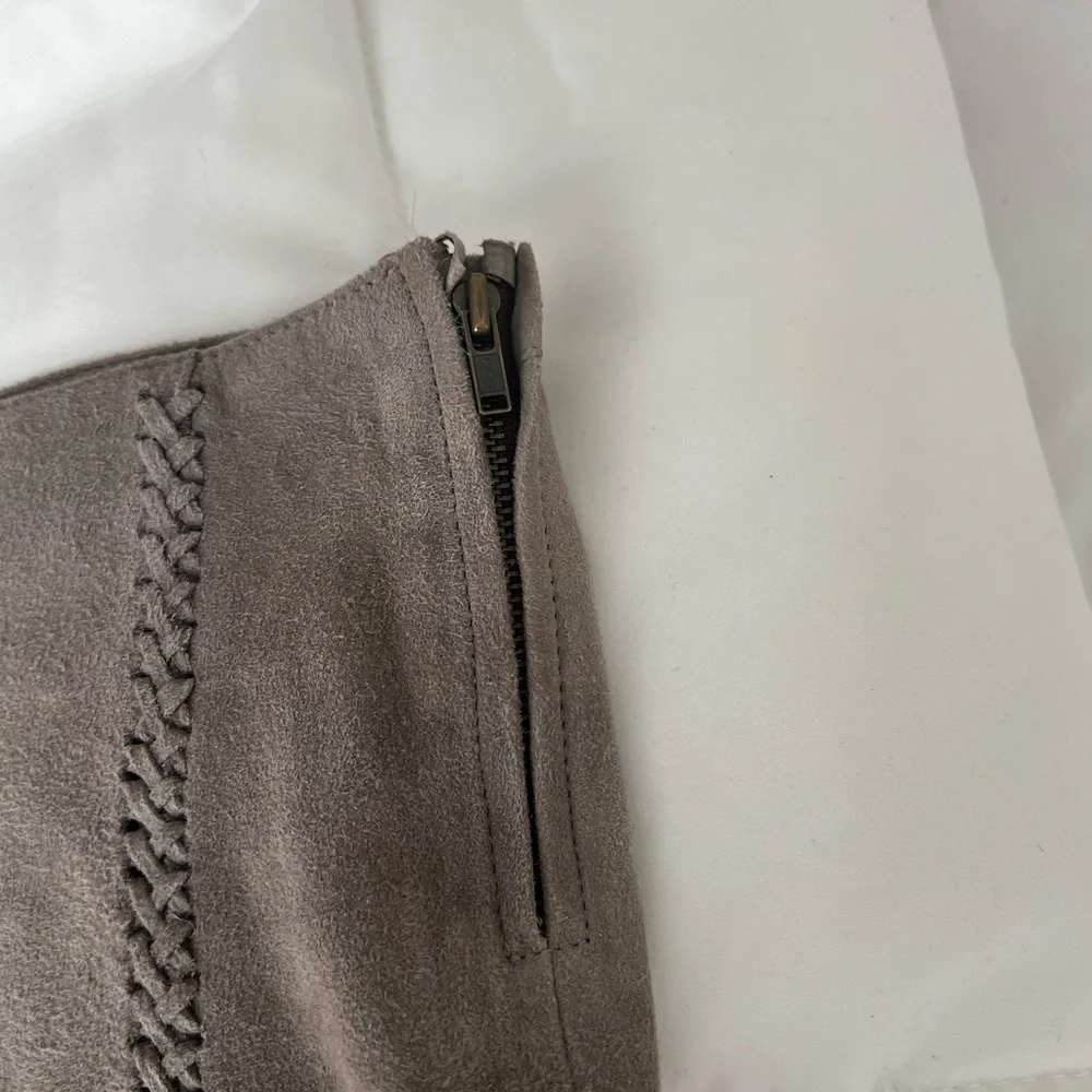 Bydanie suede grey skirt - Picture 2 of 6